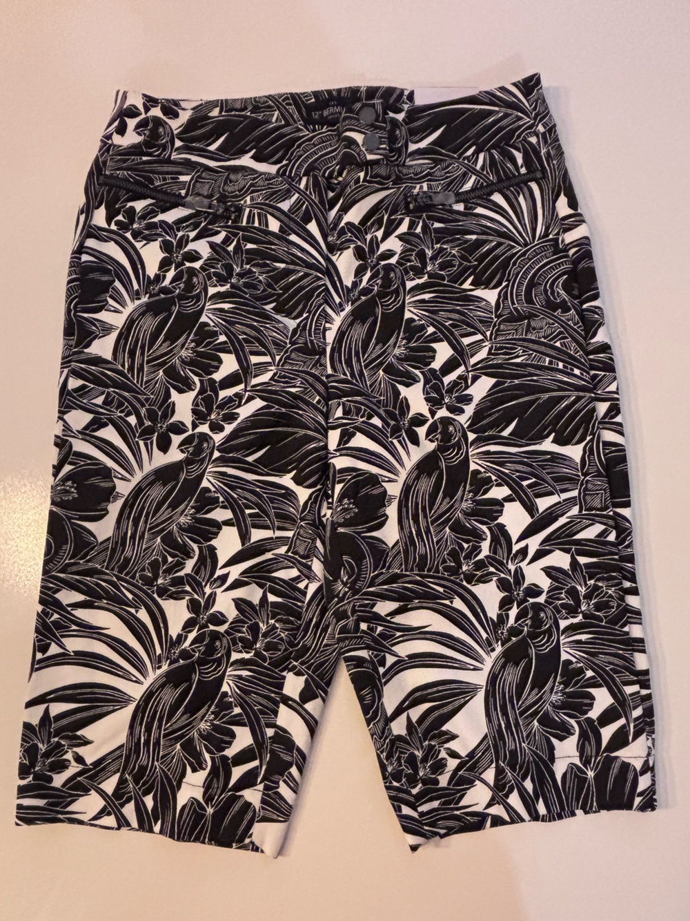 White House Black Market Black&White Tropical Print Bermuda Shorts, Women’s 00